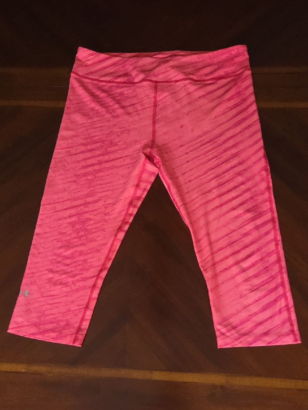 Under Armour Hot Pink Capri Leggings ❤️